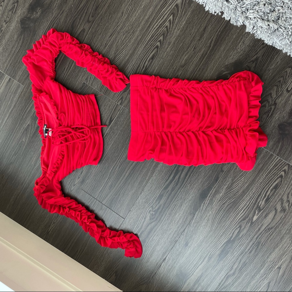 Red skirt set - Picture 4 of 4